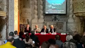 l'arch. Andrea Donsì apre i lavori del congresso